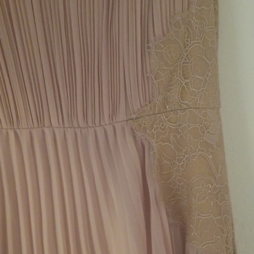 Dress - Picture 3 of 8